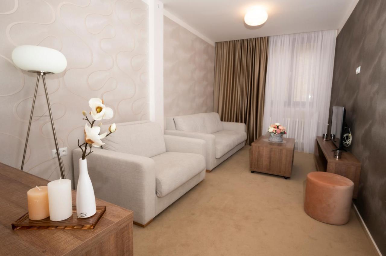 Hotel Dszsu Тренчьянске-Тепліце Екстер'єр фото