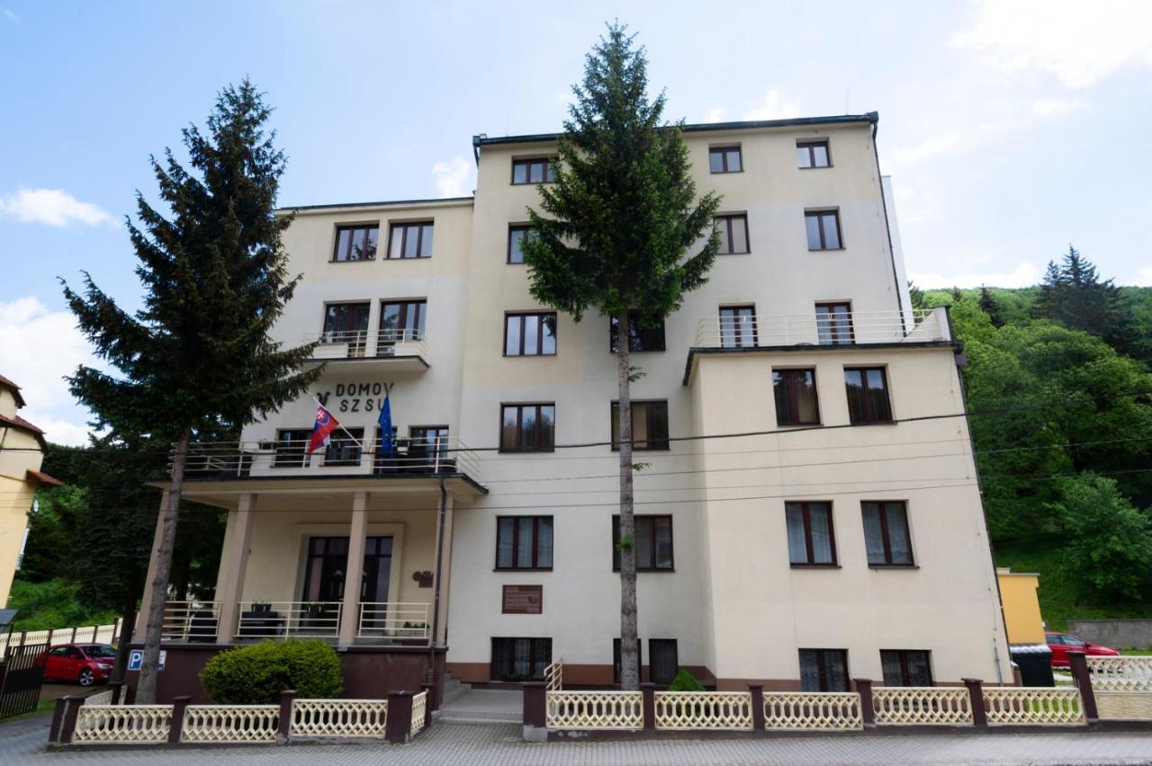 Hotel Dszsu Тренчьянске-Тепліце Екстер'єр фото